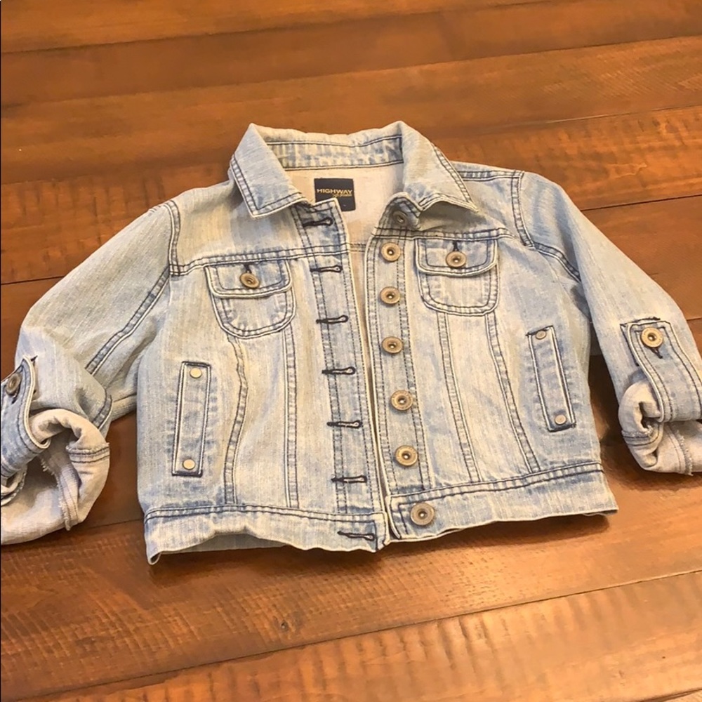 Light wash cropped denim jacket Sz S